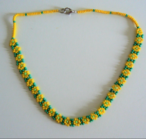 Collier de perles à la main multicolore Daisy Flower Chain Jewelry Handmade Everyday Wear Fringe beaded bandana - Product Image 1