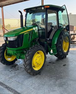 Tracteur John Deere 3032E de qualité supérieure, 4 roues motrices, diesel, 75 CV. - Product Image 4