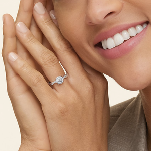 Anillo de compromiso de plata 925 elegante Halo oculto LabGrown diamante acento diseño elegante propuesta de boda anillo de promesa regalo para ella - Product Image 4