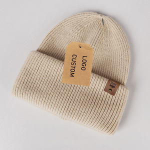 Chapeaux d'hiver chauds pour hommes et femmes, bonnets en mohair tricoté jacquard avec étiquette personnalisée - Product Image 2
