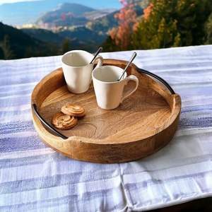 Plateau en bois dernier produit plateau rond en bois d'acacia avec poignée en métal cadeaux personnalisés en gros plateau de service fait main vente supérieure - Product Image 4
