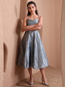 Robe sans manches en soie mélangée avec pantalon évasé imprimé pour femme - Product Image 3