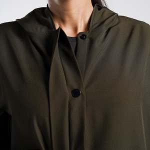 Haut tissé Olive avec col cache-cou respirant - Product Image 6