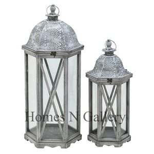 ชุดเชิงเทียนและโคมไฟโลหะสีขาวแบบคลาสสิกชุด2ชิ้นสำหรับตกแต่งสวนและบ้านในวันคริสต์มาส - Product Image 2