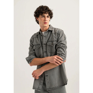 Veste en jean surdimensionnée décontractée pour homme OEM, veste boutonnée avec rembourrage en coton et fonction imperméable pour l'hiver - Product Image 1