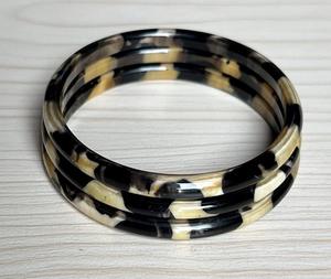 Brazaletes de cuerno de búfalo hechos a mano elegante Feng Shui decoración del hogar para fashionistas tallado estilo amor hueso - Product Image 1