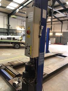 Prêt à être expédié dans le monde entier : Nouveau lève-voiture à quatre poteaux disponible dans toutes les qualités à prix avantageux - Product Image 5