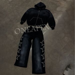 Ensemble pantalon de survêtement et sweat à capuche pour hommes Ensemble 2 pièces avec logo brodé en détresse lavé à l'acide et au soleil avec strass 100% coton - Product Image 1