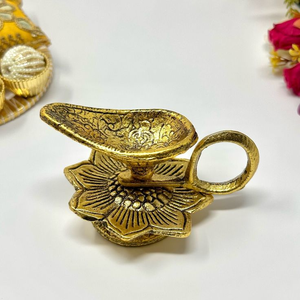 Buen diseño hermoso grabado Diwali latón hecho a mano latón tradicional Kuber profundo/Diya/lámpara de aceite - Product Image 2