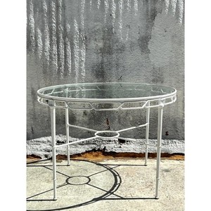 Calcutta Table de salle à manger ronde en verre pour terrasse extérieure avec cadre en fer forgé blanc vintage Meubles de terrasse de jardin - Product Image 4