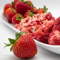 Bevroren Drogende Aardbeienchips Heerlijke Veganistische Gevriesdroogde Aardbeien Geleverd Door Vietnam-Boerderijen