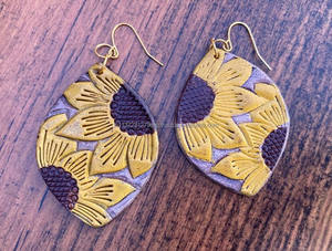 New Arrival Western Stylish Hand <b>Tooled</b> Carving <b>Leather</b> Earring Women Trendy <b>Leather</b> Sunflower Teardrop Earring Western Jewelry - Product Image 3