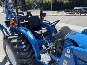 LS Tondeuse à gazon Tracteur avec chargeur frontal et pelleteuse Tondeuse utilitaire Solution puissante pour l'entretien des pelouses, l'agriculture et la construction légère - Product Image 3