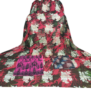 Le charme ethnique classique somalien, tissu en viscose Fransawi Dirac avec motif floral à paillettes argentées, pour une tenue décontractée. - Product Image 1