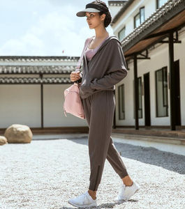 Nouveau Design Velour Crop Hoodie Survêtements Doux Velours Deux Pièces pour l'Hiver Motif Solide - Product Image 3