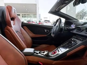 Lamborghini Huracan Evo Spyder 2020 certifiée, propre et en bon état - Product Image 4