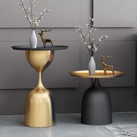 Table basse contemporaine italienne en fer doré pour salon, petit appartement, luxe léger, écologique