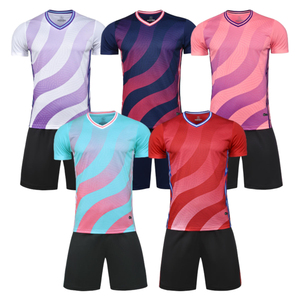 Kits d'entraînement uniformes complets sublimés par logo personnalisé pour enfants Ensemble maillot et short de football Maillots de football - Product Image 5