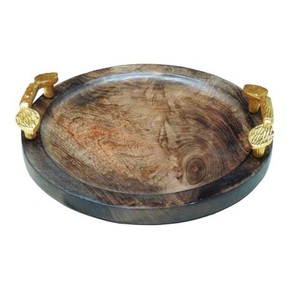 Bandeja de servicio de madera redonda de alta calidad de latón AK con mango de metal en multicolor para mesa de comedor/adornos de utensilios de cocina - Product Image 1