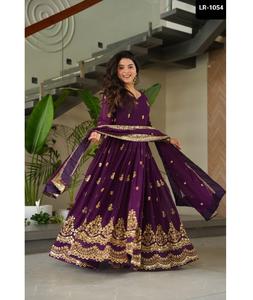 Vêtements ethniques indiens Faux Blooming avec Rich Zari et Paillettes Brodé Travail Anarkali Robe avec Belle Dupatta pour les Femmes - Product Image 1
