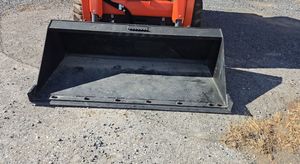 Chargeuse compacte KUBOTA SSV65 11 heures, cabine EROPS, chauffage et climatisation, écran avancé avec caméra, hydraulique auxiliaire à haut débit, chargeuse sur pneus - Product Image 6