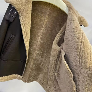 Chaqueta Bomber Clásica de Cuero para Mujer con Peluche, Tendencia 2025 |   Abrigo con Cuello de Piel Sintética Suave y Cálido |   Vendedor de Ropa de Abrigo de Invierno de Moda - Product Image 6