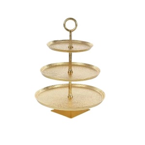 แท่นวางเค้กโลหะแบบทำมือสุดหรูแท่นวางบนโต๊ะทำจากโลหะดีไซน์ไม่เหมือนใคร - Product Image 1