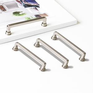 Poignée d'armoire moderne en alliage de zinc écologique durable et facile à installer pour cuisine salon chambre armoire tiroirs - Product Image 1