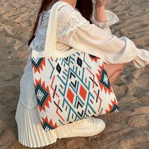 Bolso de Mano Tejido a Crochet de Estilo Étnico para Mujer - Patrón Geométrico para Salidas de Verano a la Moda - Product Image 6