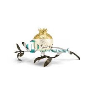 Bougeoirs argent et or avec motif de fleurs Ensemble de 2 nouveaux porte-bougeoirs élégants de qualité supérieure à un prix abordable - Product Image 4