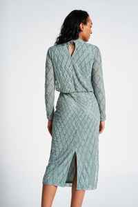 Robe de soirée haut de gamme, broderie de perles et de sequins, nouvelle création, ornée de perles d'autruche, coupe droite, longueur thé, pour soirées et événements. - Product Image 6