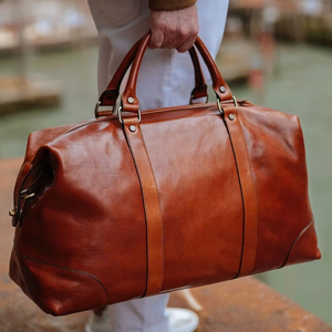 Sac de voyage week-end en cuir véritable avec fermeture éclair, durable, marron, style artisanal - Product Image 1