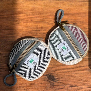 Meilleure vente Pochette ronde écologique en chanvre avec fermetures à glissière Sac à main rond compact fabriqué à la main pour pièces de monnaie, clés et petits objets essentiels - Product Image 2