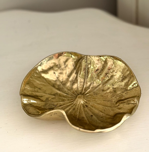 Design merveilleux Bol à texture de feuille personnalisé Fruits secs Noix Bol en laiton Tendance Bol en laiton décoratif - Product Image 1