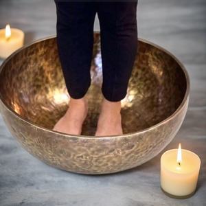 Cuenco Tibetano de Siete Metales para Meditación y Terapia, Tallado a Mano, con Diseño de Buda, para Sanación, de Gran Tamaño - Product Image 2