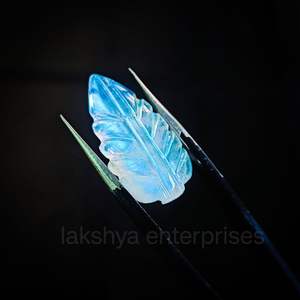 Cuentas de hojas talladas a mano de piedra lunar de arcoíris para fabricación de joyas, suministros de piedras preciosas sueltas de mayorista 25x30mm - Product Image 2