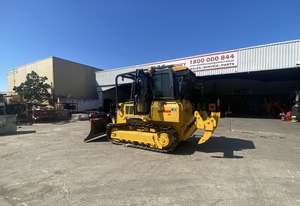 รถปราบดิน UHI-DH10ที่มีกำลัง110hp 9.6T น้ำหนักปฏิบัติการที่มีส่วนประกอบของเครื่องยนต์ที่จำเป็น - Product Image 5