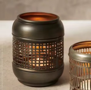 Portavelas Votivo de Metal Ecológico Hecho a Mano Más Vendido, Diseño de Filigrana para una Luz Suave y Brillante, Ambiente Navideño Íntimo - Product Image 5