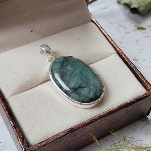 Colgante de piedra preciosa esmeralda ovalada en plata de ley 925 - Colgante vintage hecho a mano para collar - Product Image 5