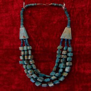 Colliers de perles en os faits à la main Bijoux de style tribal et ethnique Colliers de perles en os naturel Boho Tribal & Eco Friendly Designs - Product Image 1