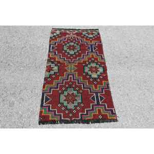 Alfombra Turca Pequeña de 2.5x4.9 pies, Alfombra de Lana Roja con Diseño Floral Vintage - Product Image 1