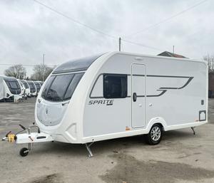 Caravane tout-terrain abordable et fiable de 21 pieds avec 6 couchages, modèle de luxe 2024 - Product Image 3