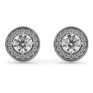 Pendientes de diamantes de diseño halo de corte redondo de 0.50 ct con diamantes cultivados en laboratorio en conjunto de anillo de boda de platino - Product Image 3