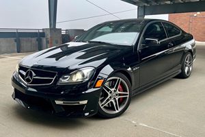 Mercedes-Benz C63 AMG Coupé 2013 Usado, 46000 Millas, Motor V8 de 6.2 Litros, Paquete de Desarrollo P31 AMG, Sin Modificar - Product Image 2
