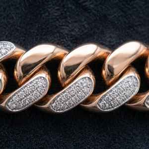 สร้อยคอคิวบันแบบ Iced Out ขนาด 6 มม. เงินแท้ 925 ลายไมอามี่ ลิงค์ 20 นิ้ว ชุบทองและโรเดียม ประดับด้วยเพชร CZ - Product Image 2