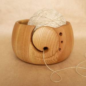 Cuenco de hilo de cerámica hecho a mano de gran tamaño de estilo japonés moderno 7 "x 4" pulgadas para tejer a ganchillo Base de madera 7 "x 4" pulgadas Producto de venta - Product Image 6