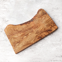 Tabla de Cortar Rectangular de Madera de Olivo Personalizada ArtisRaw, Tabla para Picar Hecha a Mano, Ecológica, Rústica