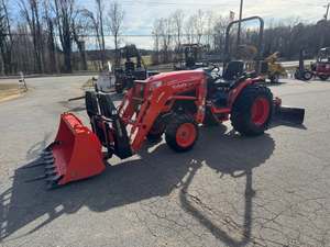 Tractor 4x4 LX2610SUHSD 2023 con Cucharón de Agarre - Motor y Bomba de Alta Productividad para Trabajos Agrícolas y Utilitarios - Product Image 2