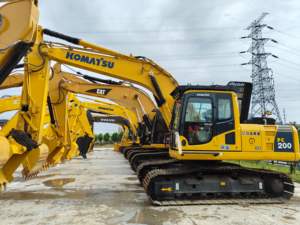 Excavadora sobre orugas de 20 toneladas Komatsu de Japón de excelente rendimiento, precio barato usado a la venta, incluido el rodamiento de engranajes del motor - Product Image 3