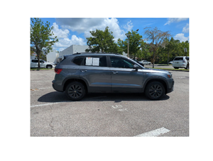 Certificado seminuevo 2022 Volkswagenn Taos S 8 velocidades automático W/OD - Product Image 2